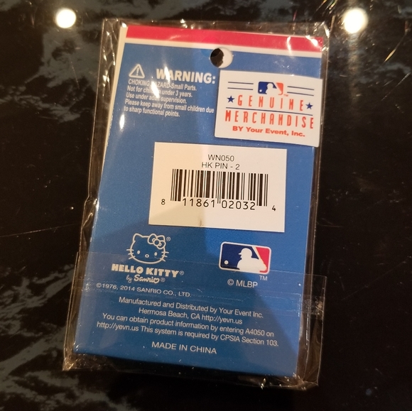 🆕️ Hello Kitty x Washington Nationals pin - Picture 3 of 3